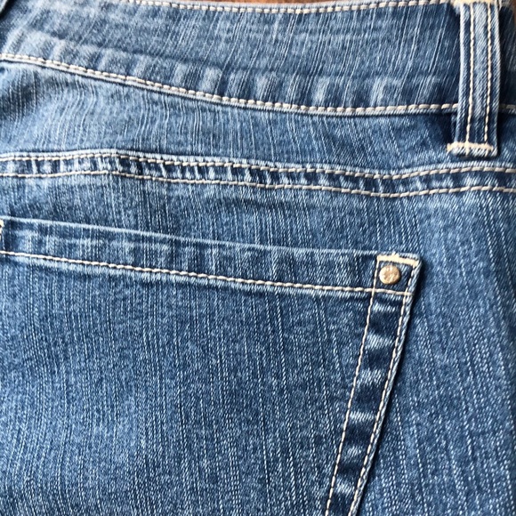 WHBM Light Wash Skinny Ankle Zip Jeans Size 8 - Picture 9 of 14